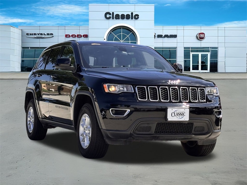 Used 2018 Jeep Grand Cherokee Laredo with VIN 1C4RJEAG7JC370696 for sale in Arlington, TX