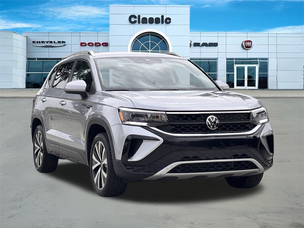 Used 2024 Volkswagen Taos SE with VIN 3VVSX7B23RM015891 for sale in Arlington, TX