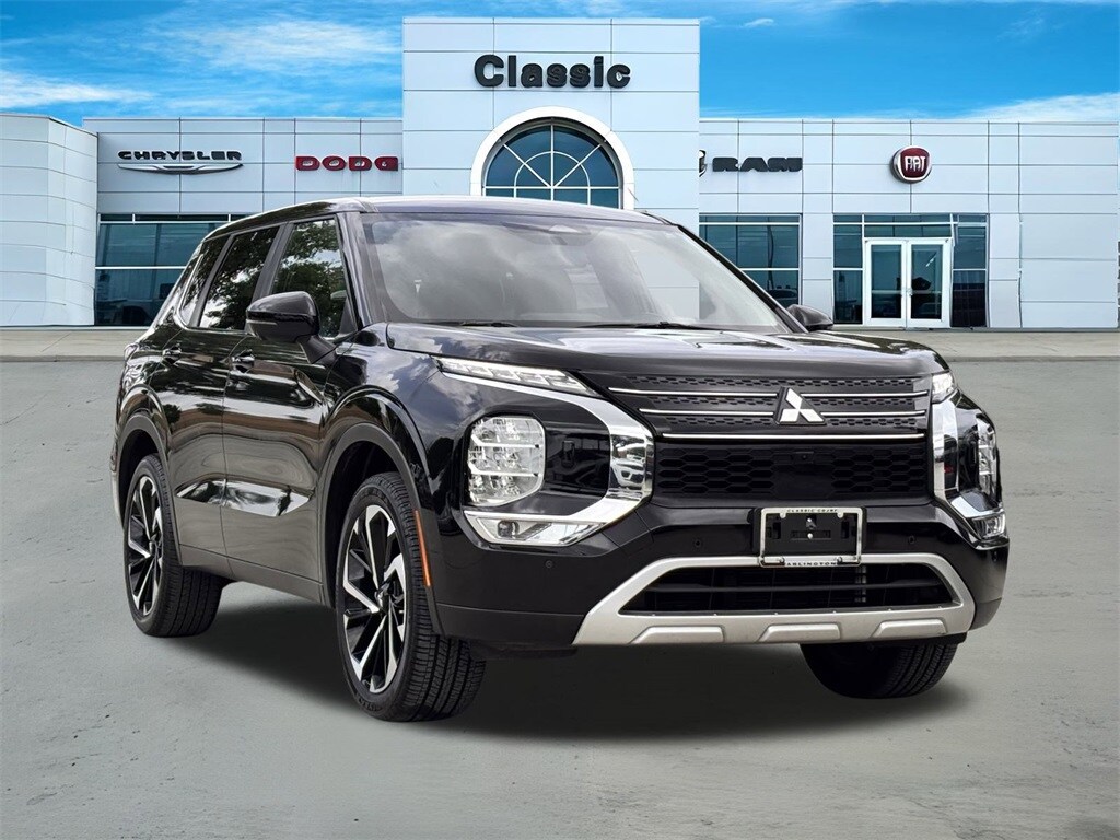 Used 2024 Mitsubishi Outlander SE with VIN JA4J4VA82RZ013815 for sale in Arlington, TX