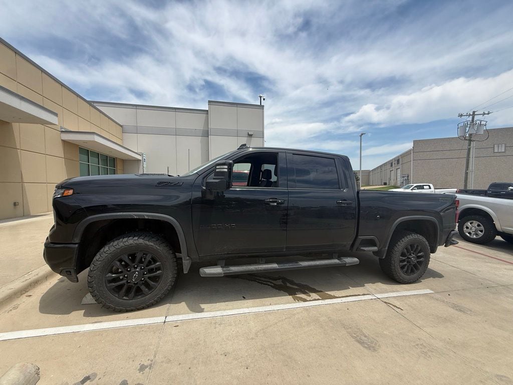 2025 Chevrolet Silverado HD LTZ 4WD Crew Cab Standard Box's photo