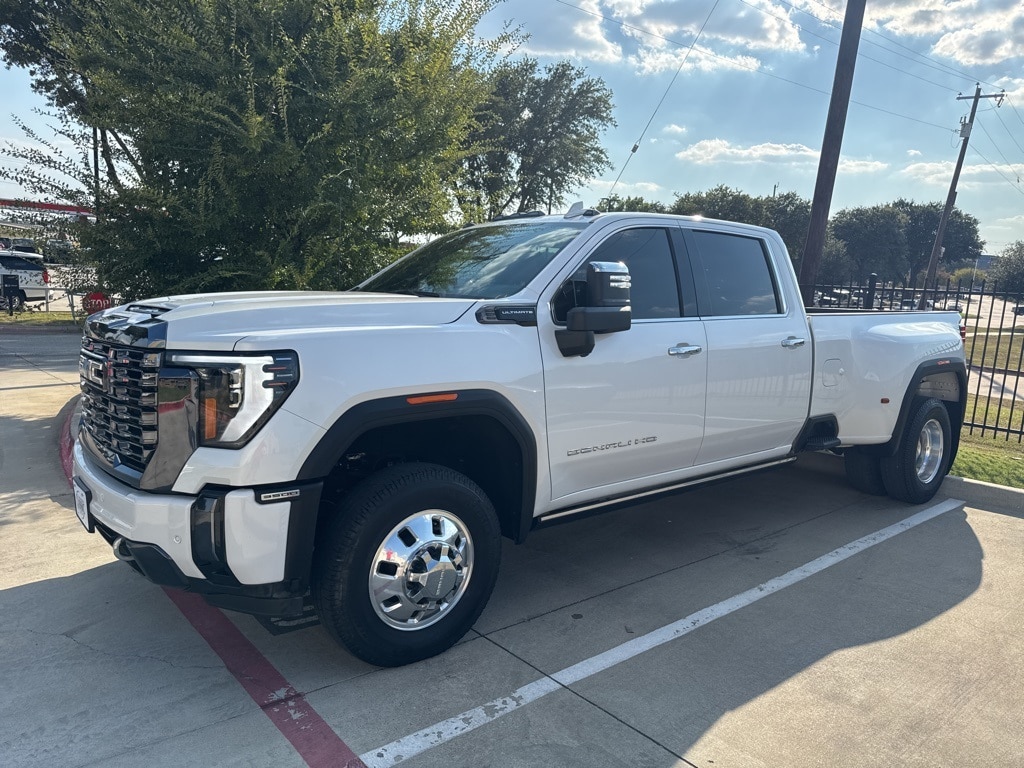 2024 GMC Sierra 3500HD Denali Ultimate's photo
