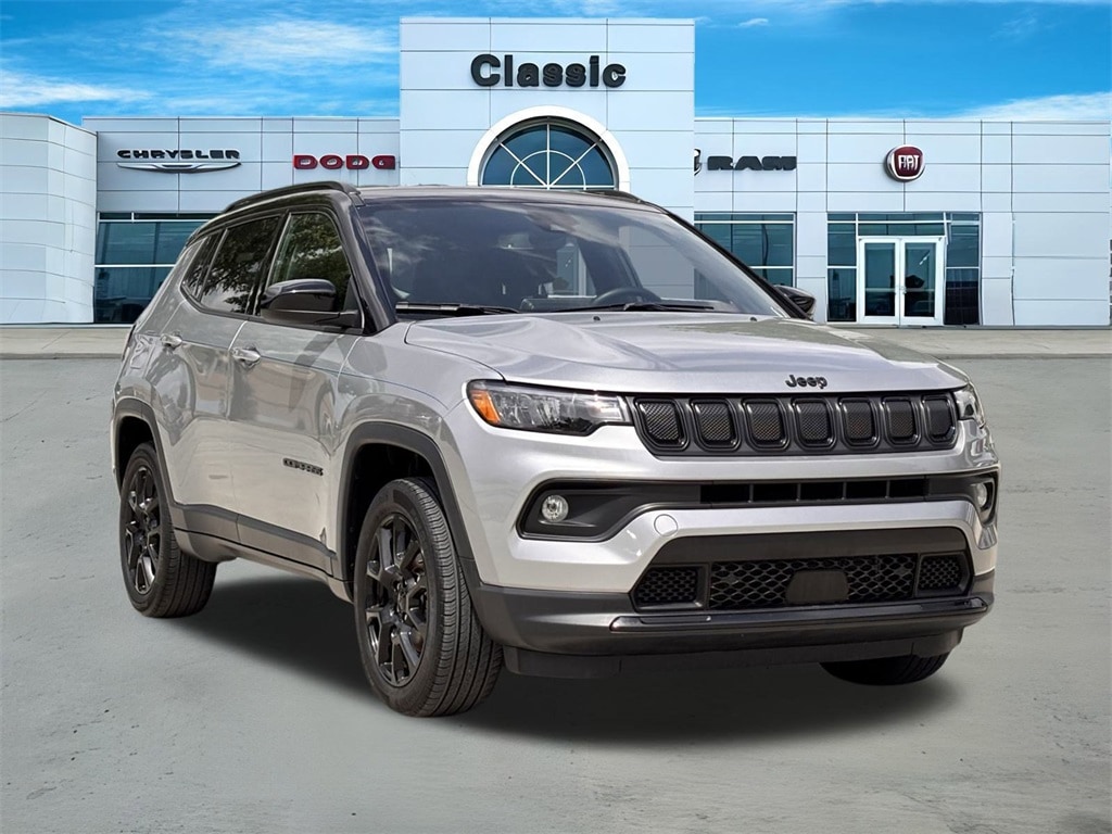 Used 2022 Jeep Compass Altitude with VIN 3C4NJDBB9NT166178 for sale in Arlington, TX