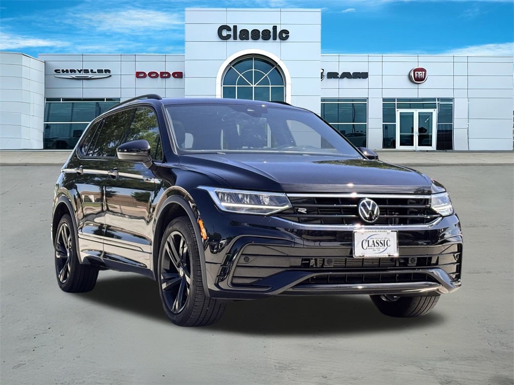 Used 2023 Volkswagen Tiguan SE R-LINE BLACK with VIN 3VVCB7AX4PM014245 for sale in Arlington, TX