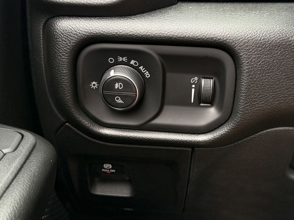 2026 RAM 1500 Express - Photo 19