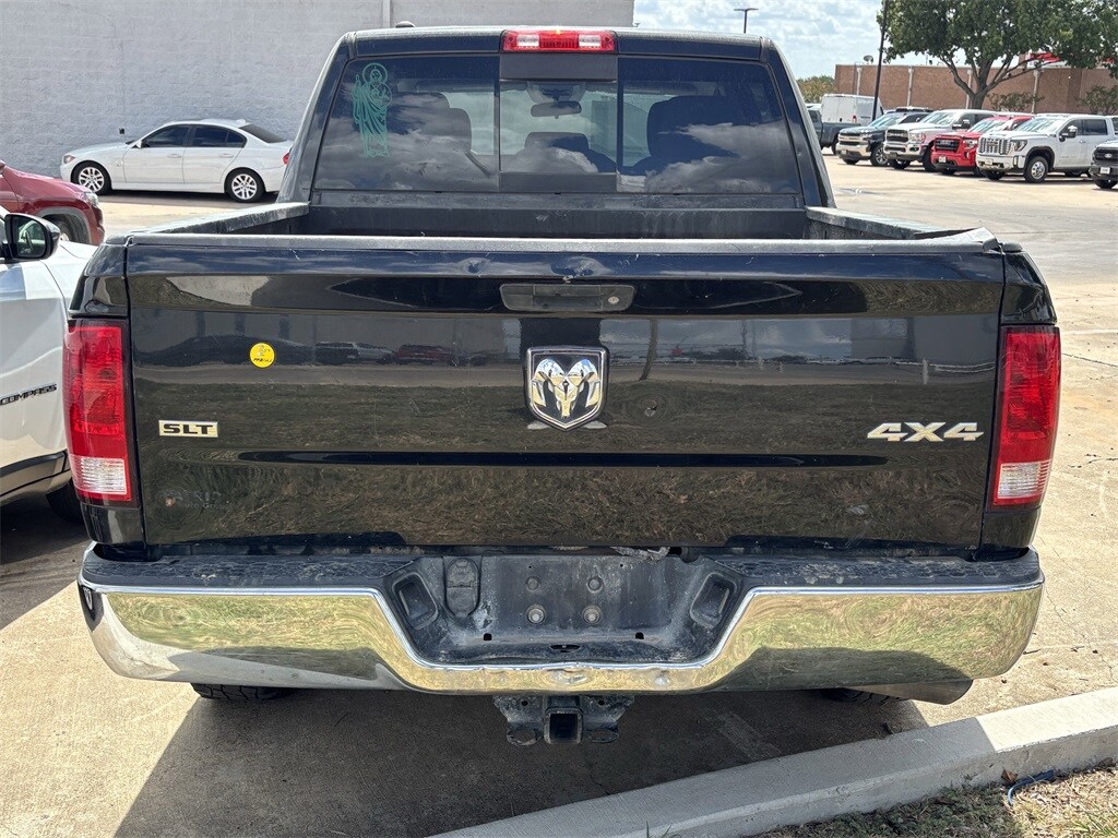 2017 Ram 1500 SLT photo 4