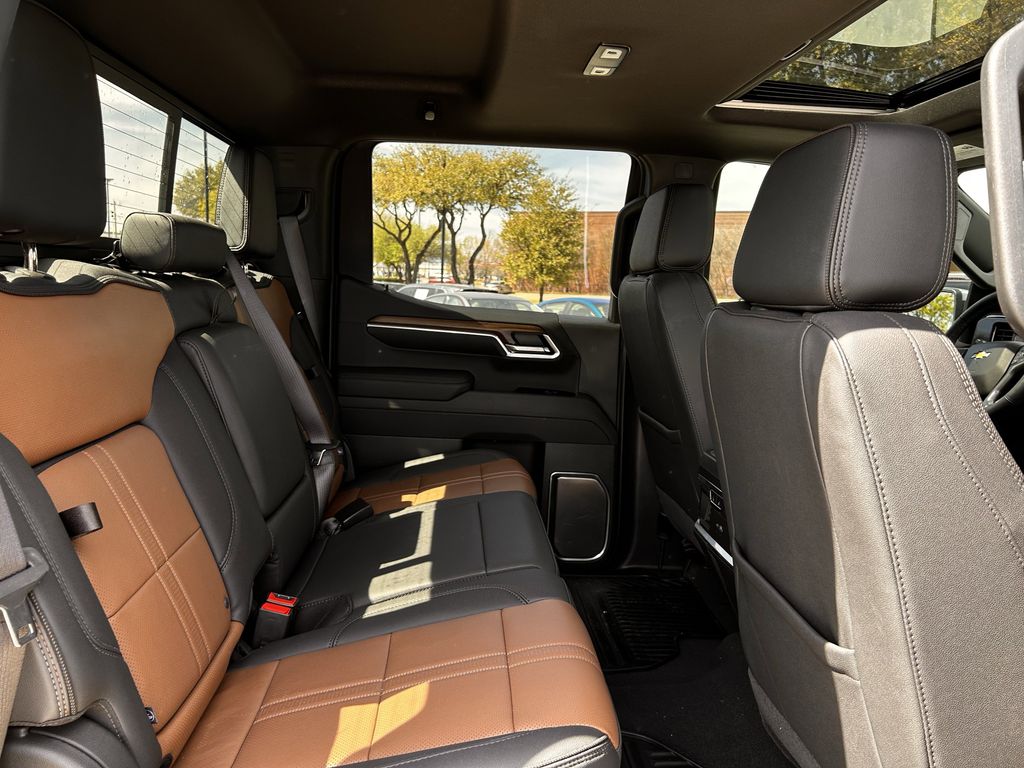 2025 Chevrolet Silverado 1500 High Country - Photo 34