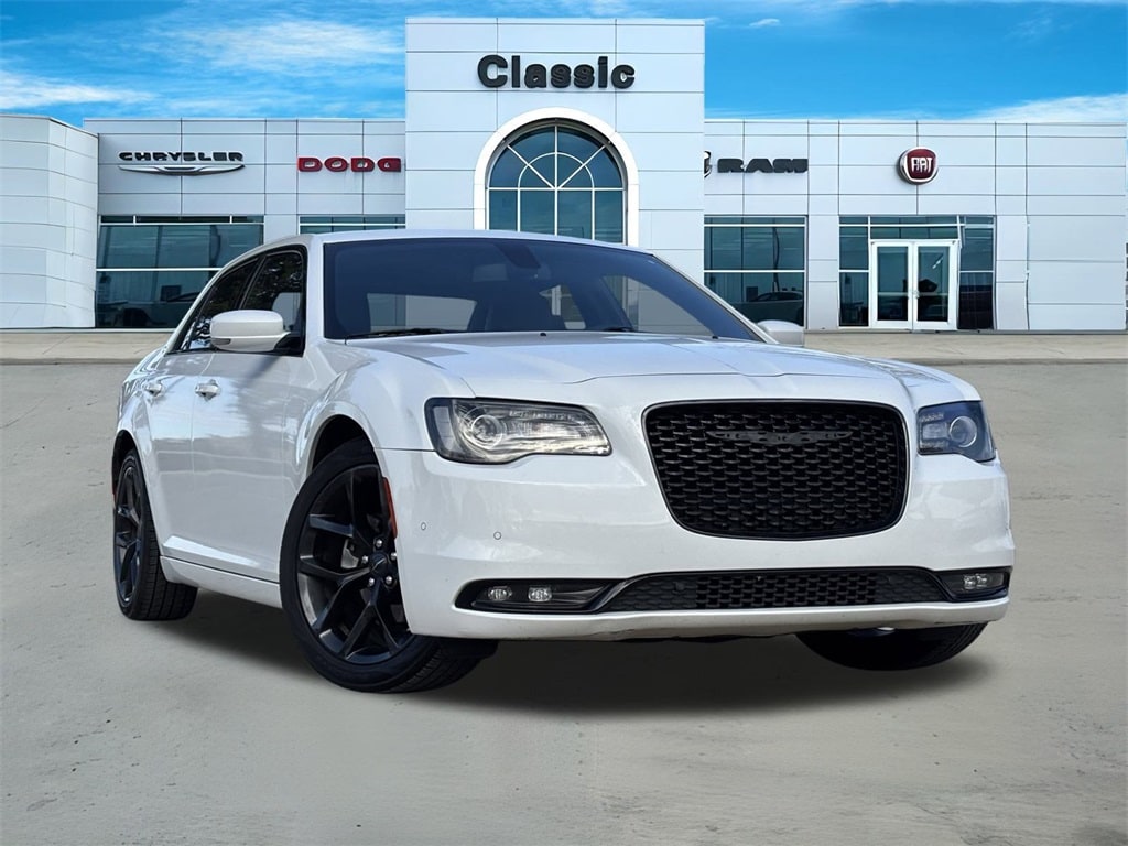 2022 Chrysler 300 S