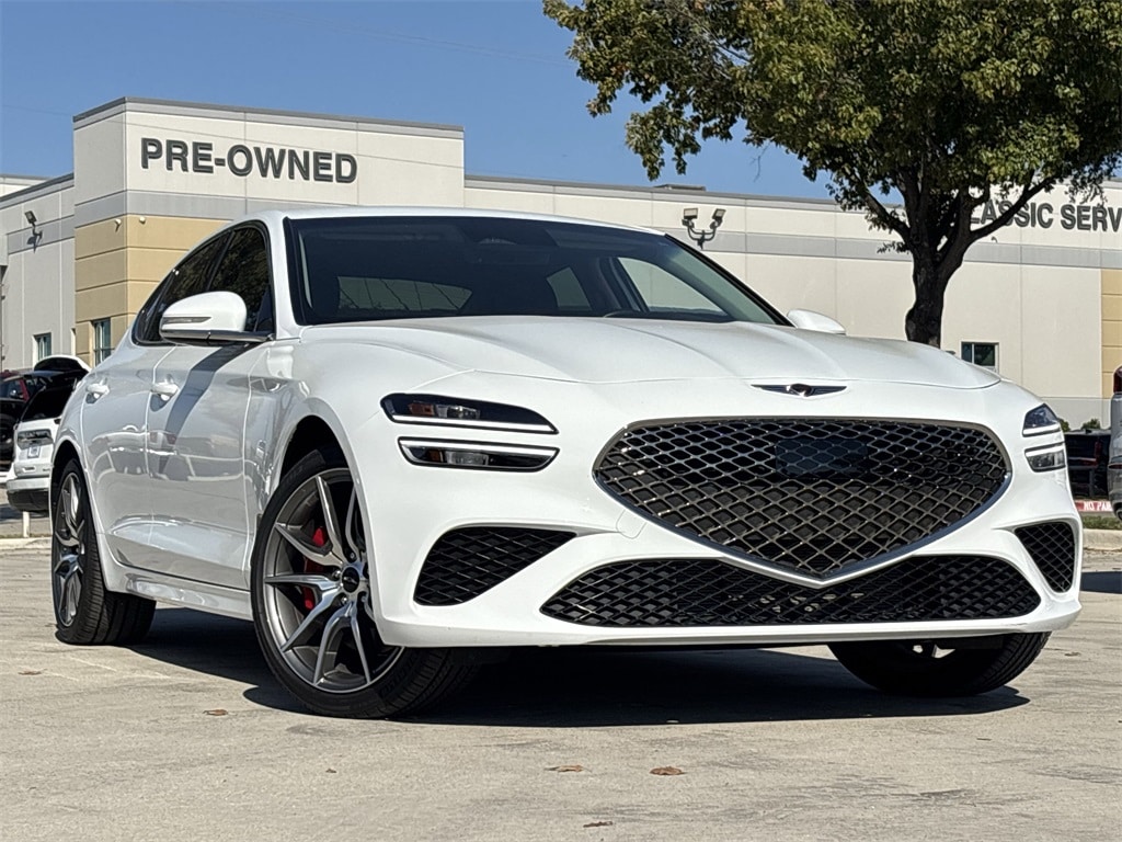 2025 GENESIS G70 Standard's photo
