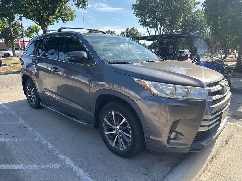 2017 Toyota Highlander XLE V6's photo