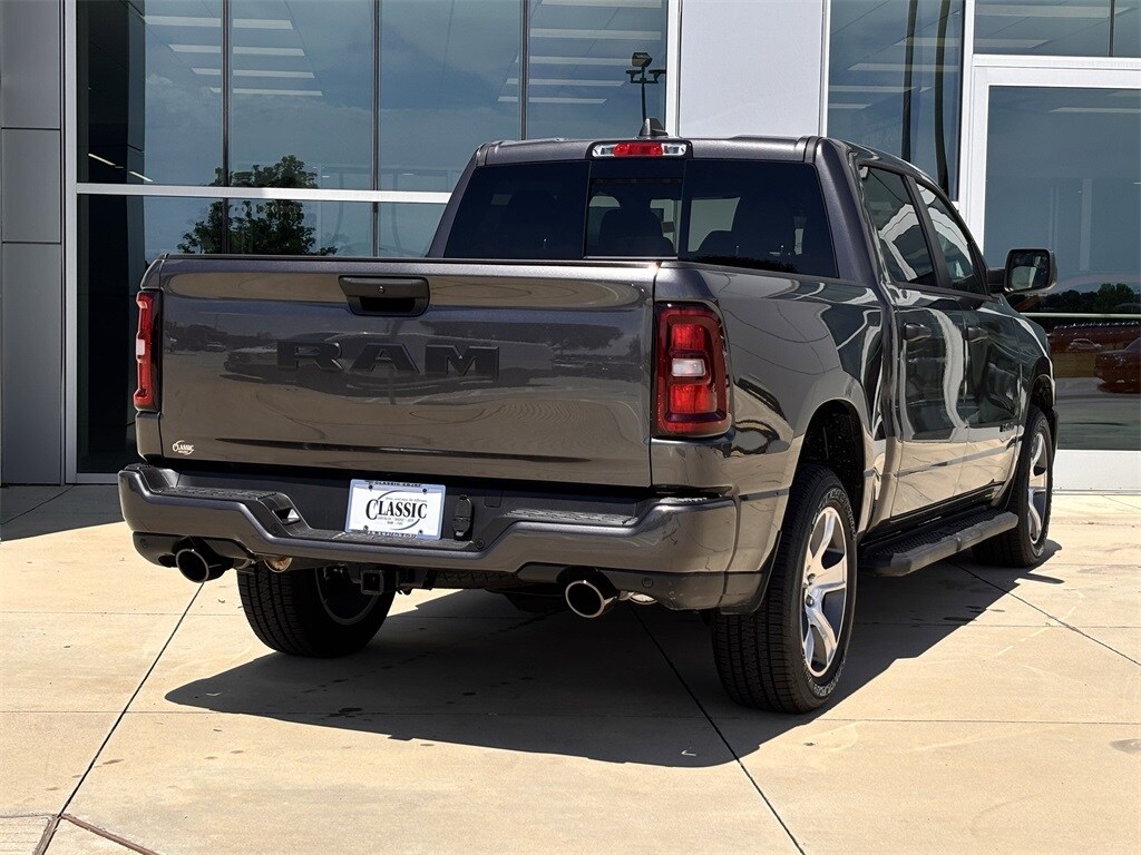 2025 Ram 1500 Tradesman photo 4