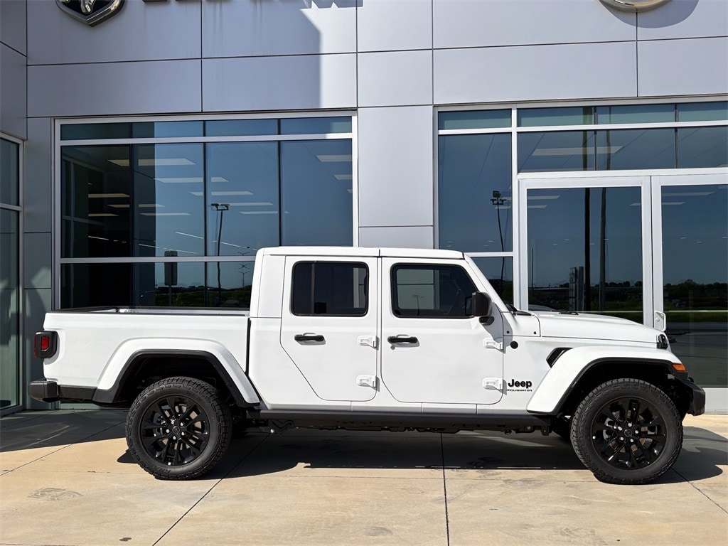 2025 Jeep Gladiator Sport photo 3