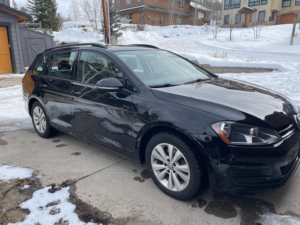 2017 Volkswagen Golf SportWagen S