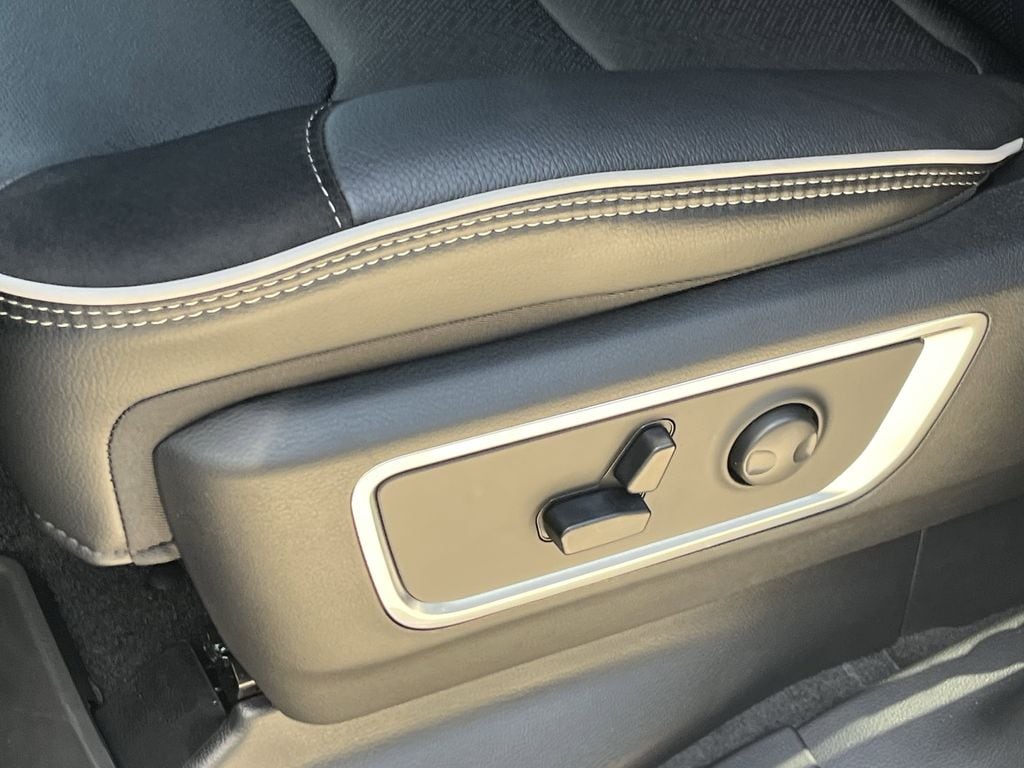 2026 RAM 1500 Laramie - Photo 24