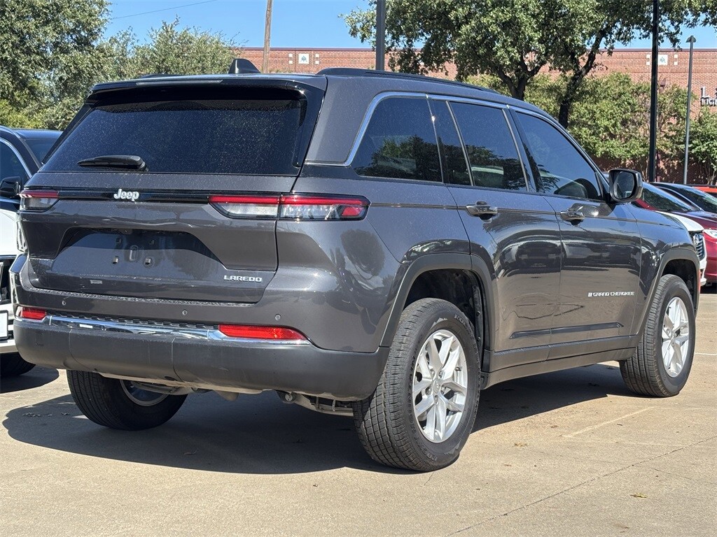 2024 Jeep Grand Cherokee Laredo photo 3