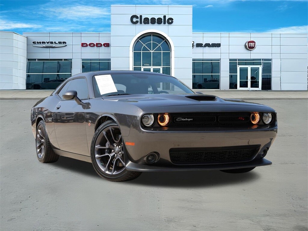 2022 Dodge Challenger R/T Scat Pack photo 2