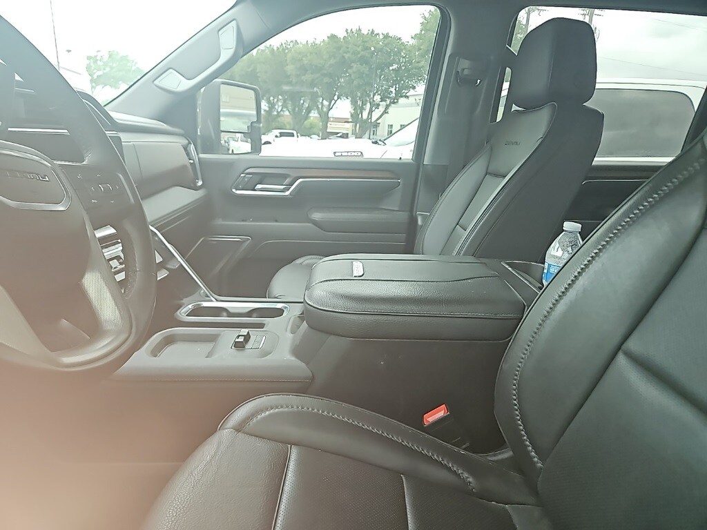 2024 Gmc Sierra 3500 HD Denali photo 3