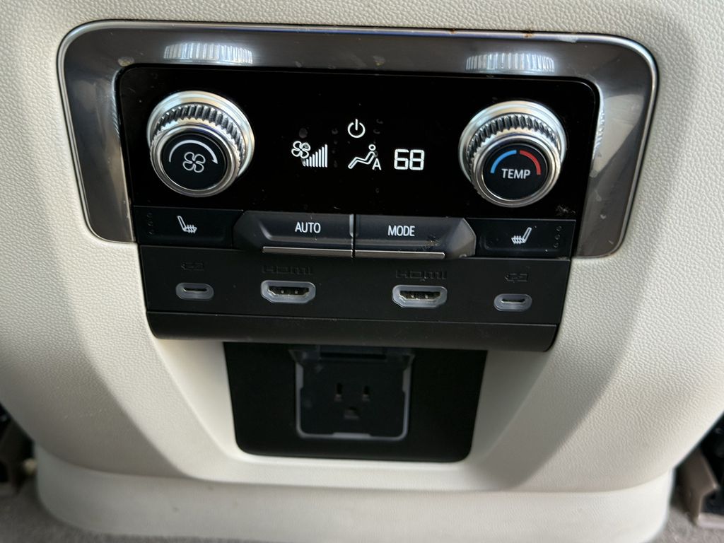 2024 GMC Yukon XL Denali - Photo 30