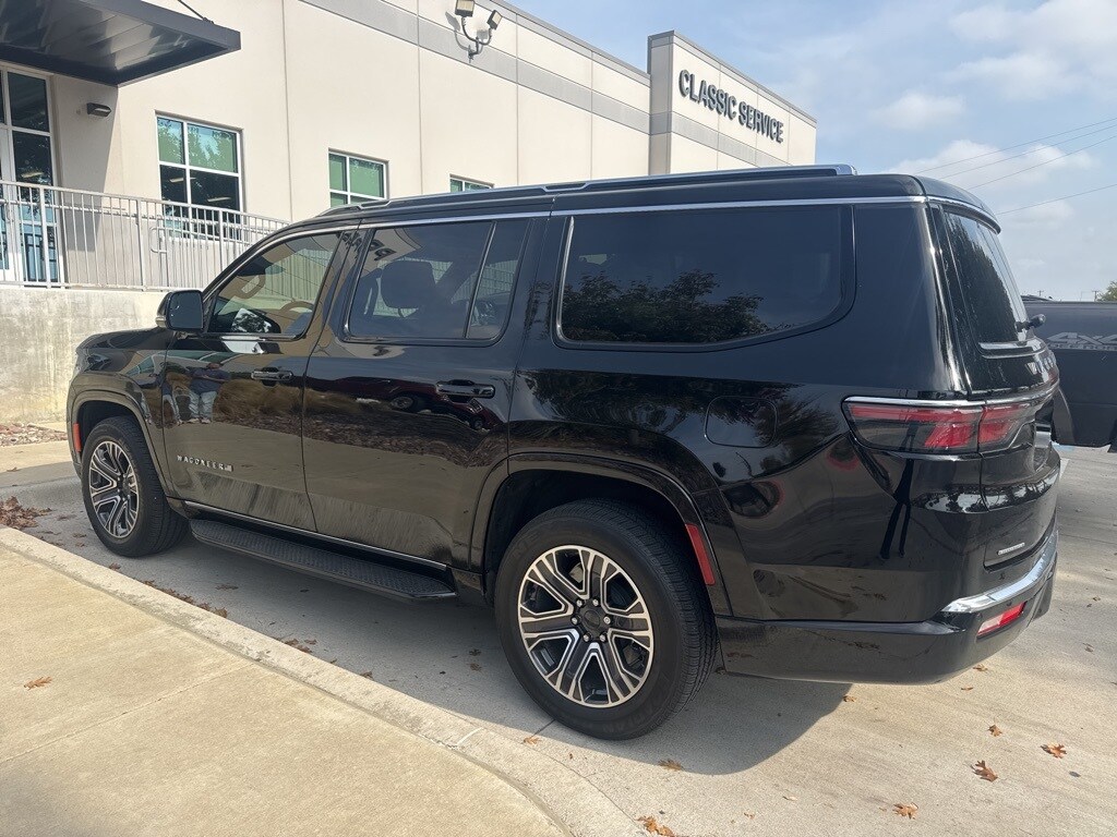 2023 Jeep Wagoneer Series II photo 3