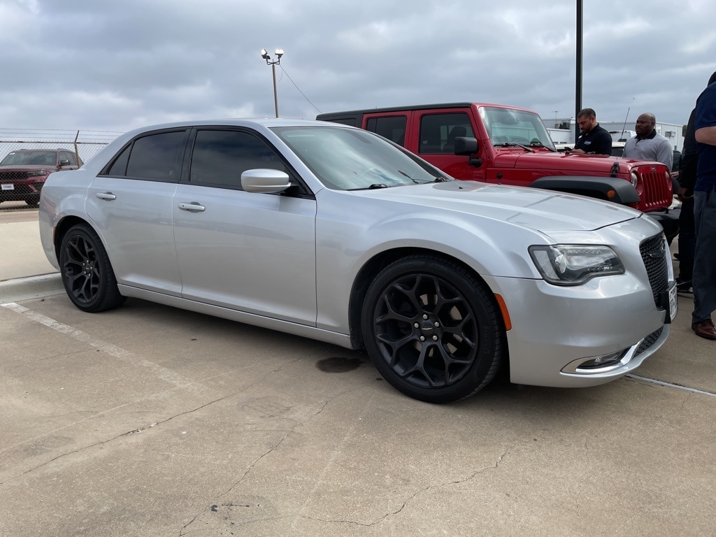 2020 Chrysler 300 S