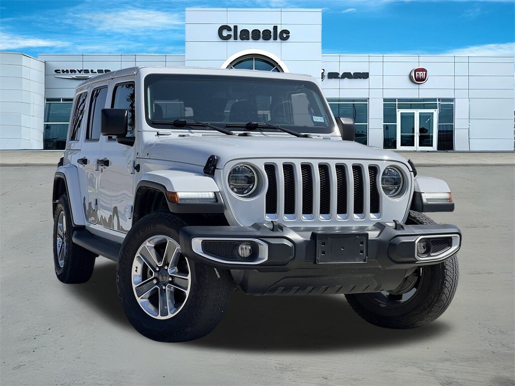 2021 Jeep Wrangler Unlimited Sahara photo 2