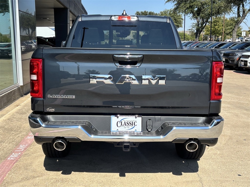 New 2026 Ram 1500 LARAMIE CREW CAB 4X2 5'7 BOX Pickup