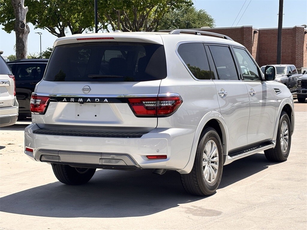 2022 Nissan Armada SV photo 3