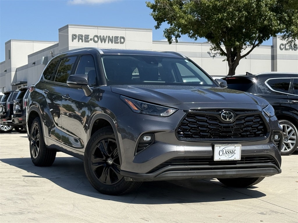 Used 2023 Toyota Highlander XLE SUV