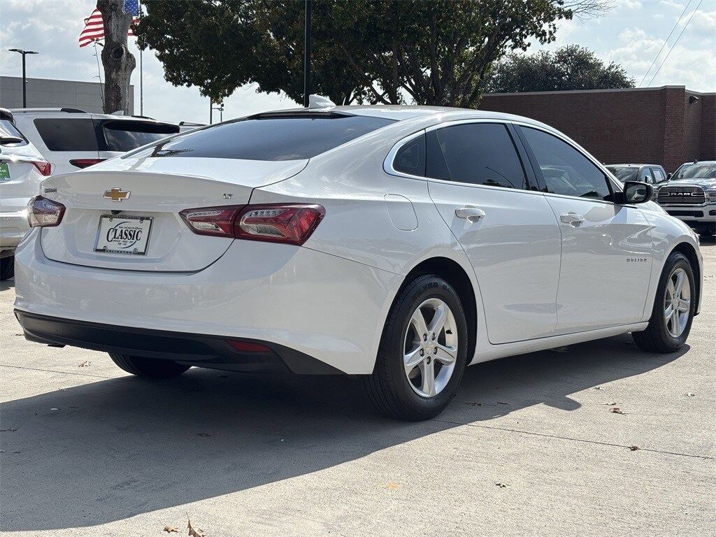 2022 Chevrolet Malibu 1LT photo 3
