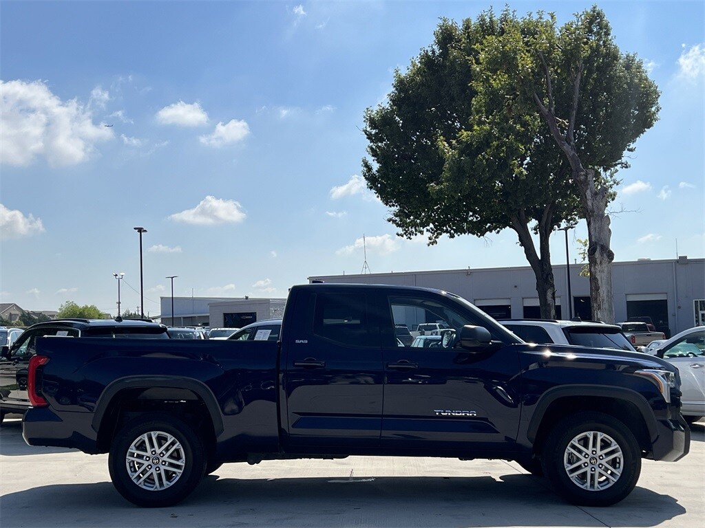 2022 Toyota Tundra SR5 photo 3