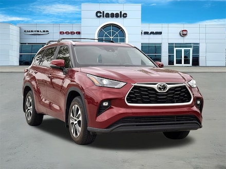 2023 Toyota Highlander XLE SUV