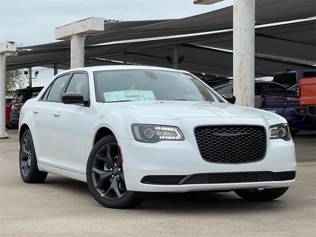 2024 Chrysler 300 For Sale in Arlington TX Classic CDJRF of Arlington