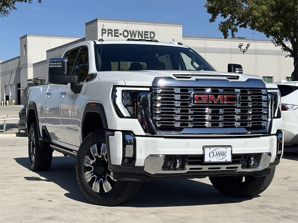 2024 GMC Sierra 2500HD Denali's photo