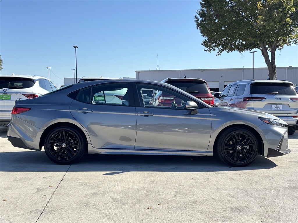 2025 Toyota Camry SE photo 2