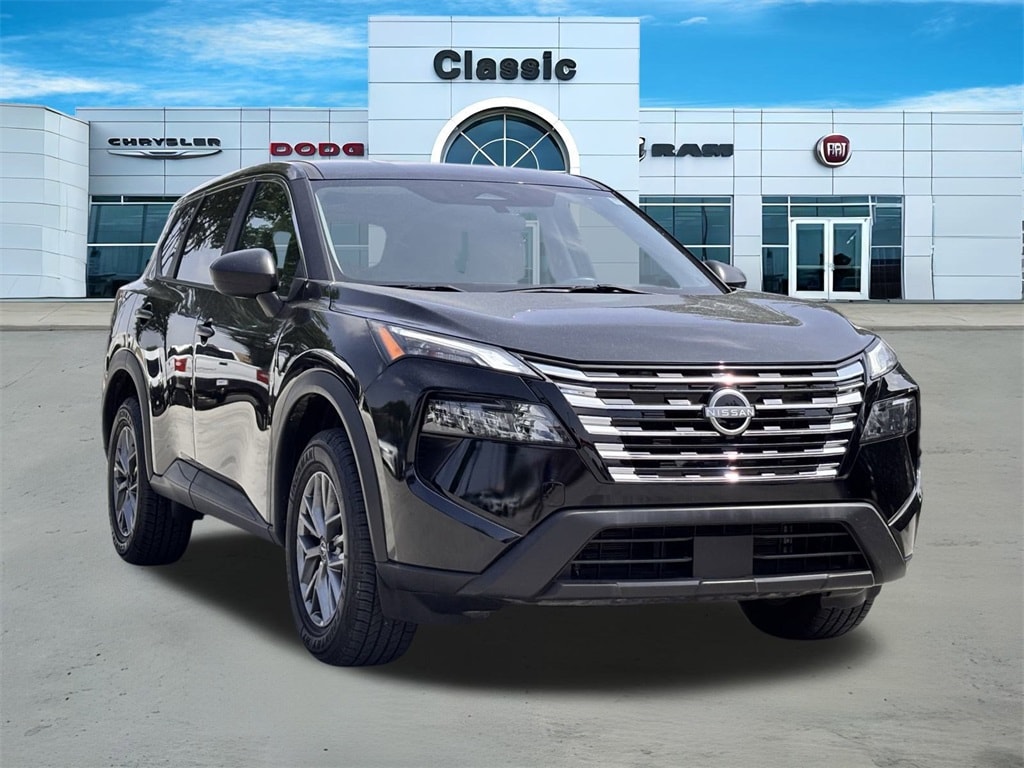 Used 2024 Nissan Rogue S with VIN 5N1BT3AB4RC682325 for sale in Arlington, TX