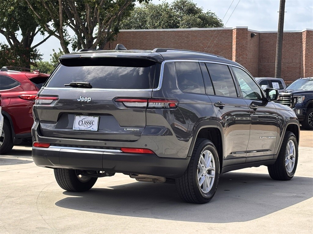 2023 Jeep Grand Cherokee Laredo photo 4