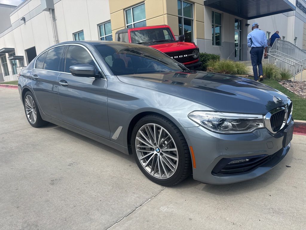 2018 BMW 5 Series 530i Sedan's photo