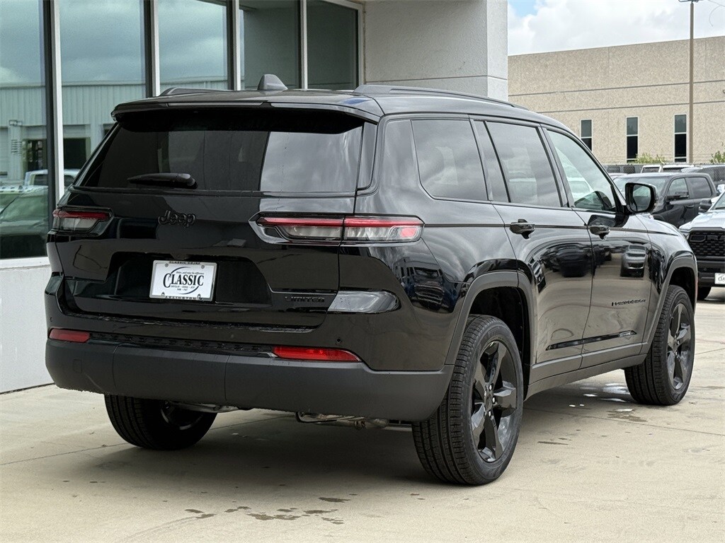 2025 Jeep Grand Cherokee Limited photo 4