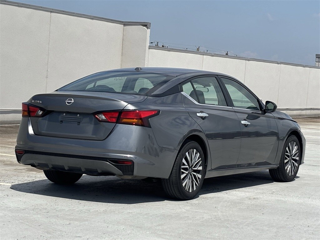 2025 Nissan Altima 2.5 SV photo 4