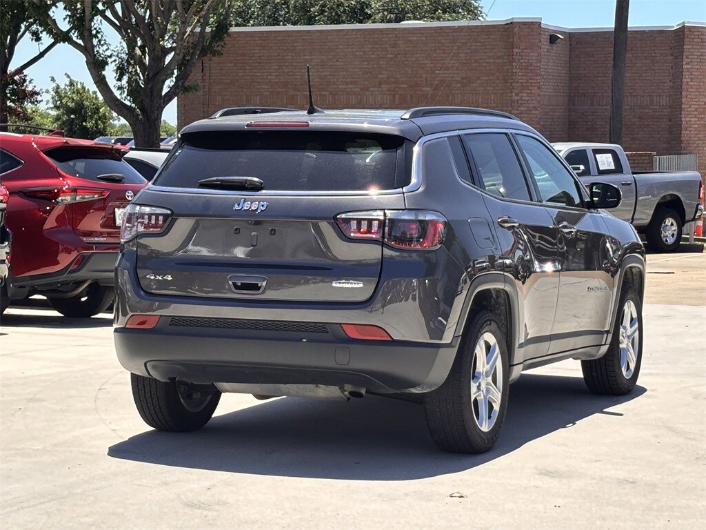 2024 Jeep Compass Latitude photo 4