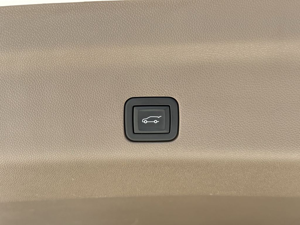 2024 GMC Yukon XL Denali - Photo 33