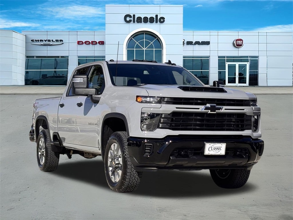 Used 2025 Chevrolet Silverado 2500HD Custom with VIN 2GC4KMEY5S1121261 for sale in Arlington, TX