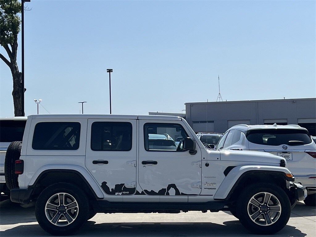 2021 Jeep Wrangler Unlimited Sahara photo 3