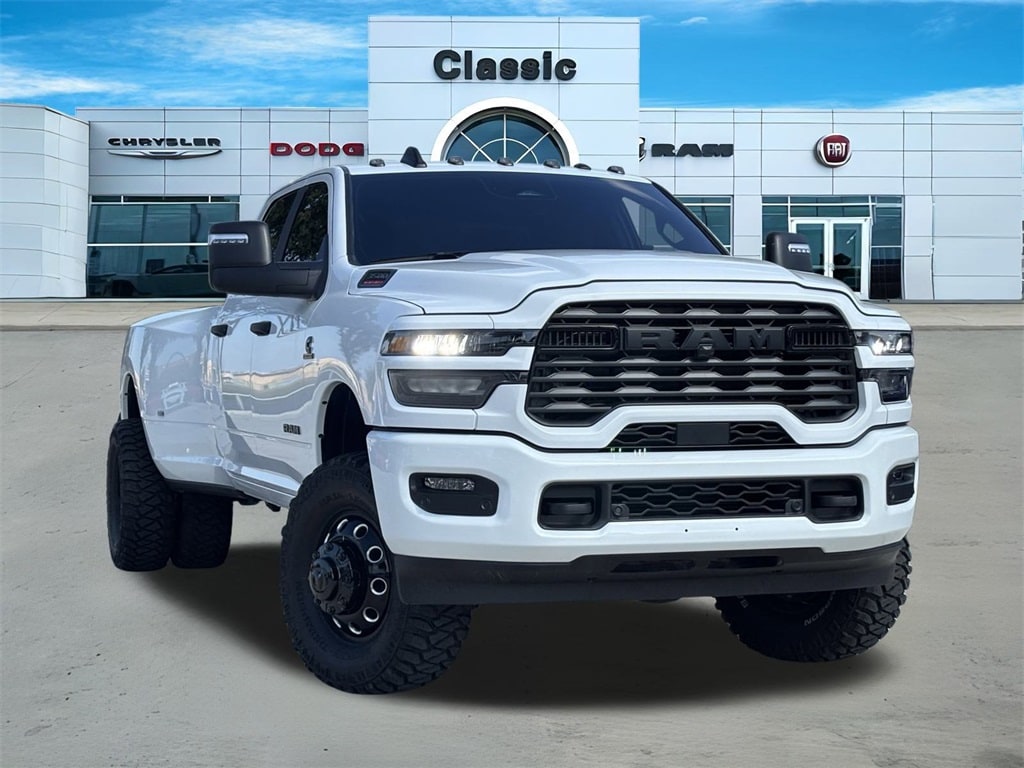 2025 RAM Ram 3500 Pickup Big Horn's photo