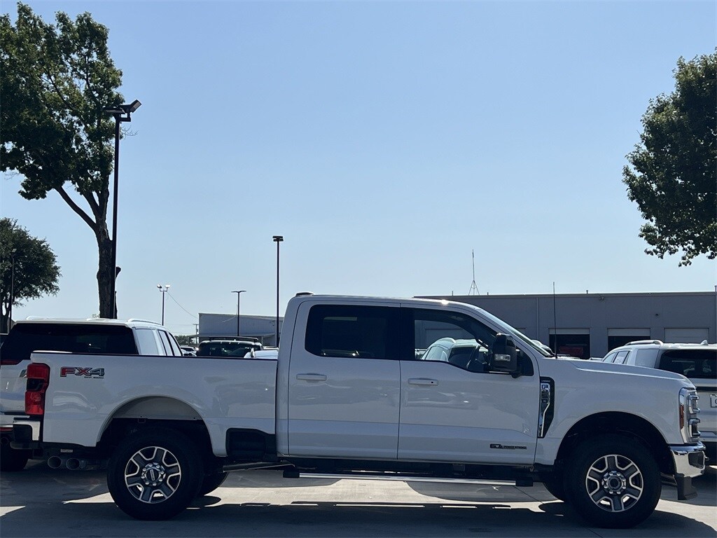 2025 Ford F-250 Lariat photo 3