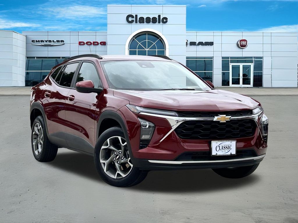 2025 Chevrolet Trax LT's photo