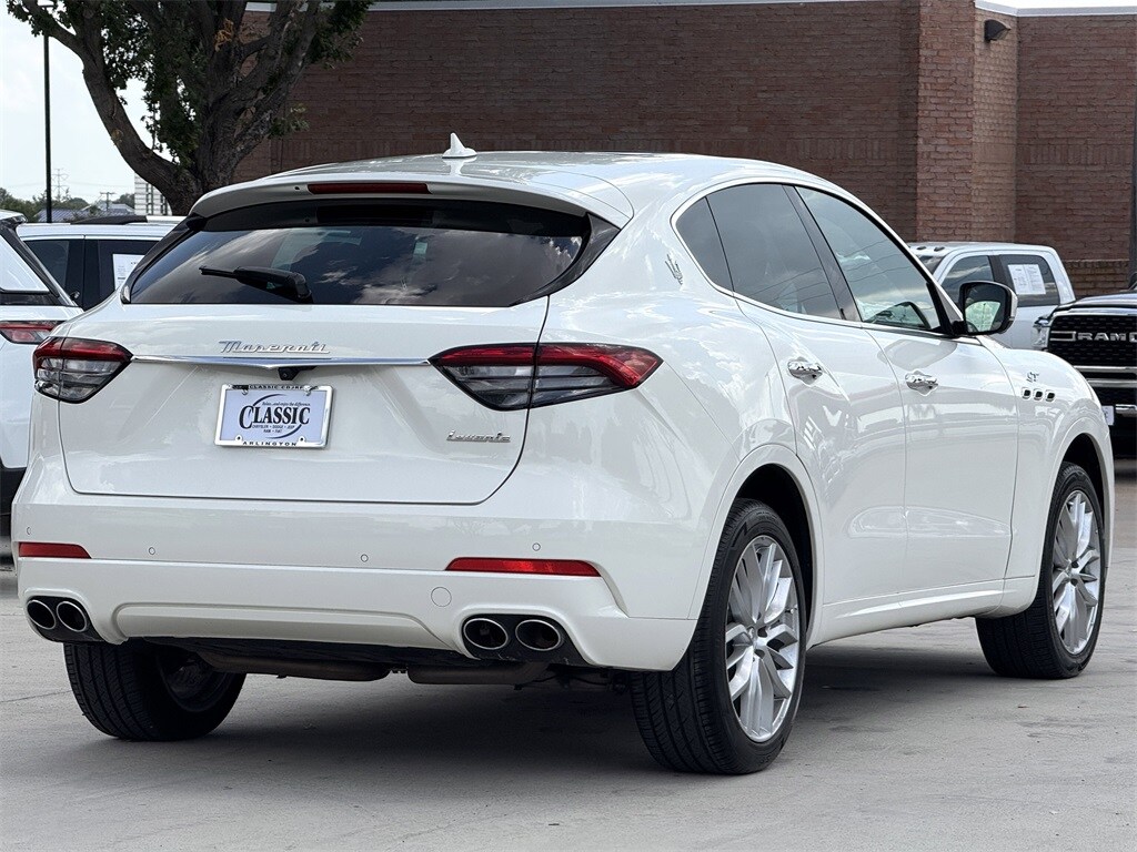 2022 Maserati Levante GT photo 4