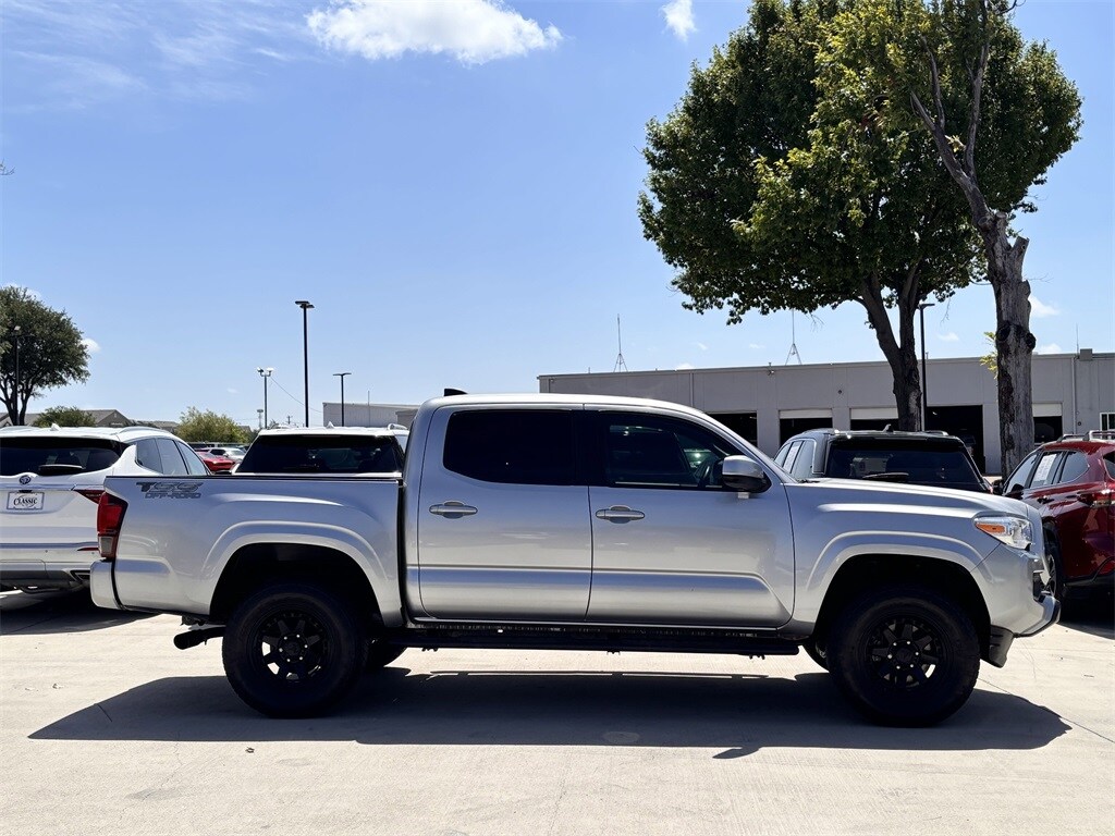 2023 Toyota Tacoma SR5 photo 3