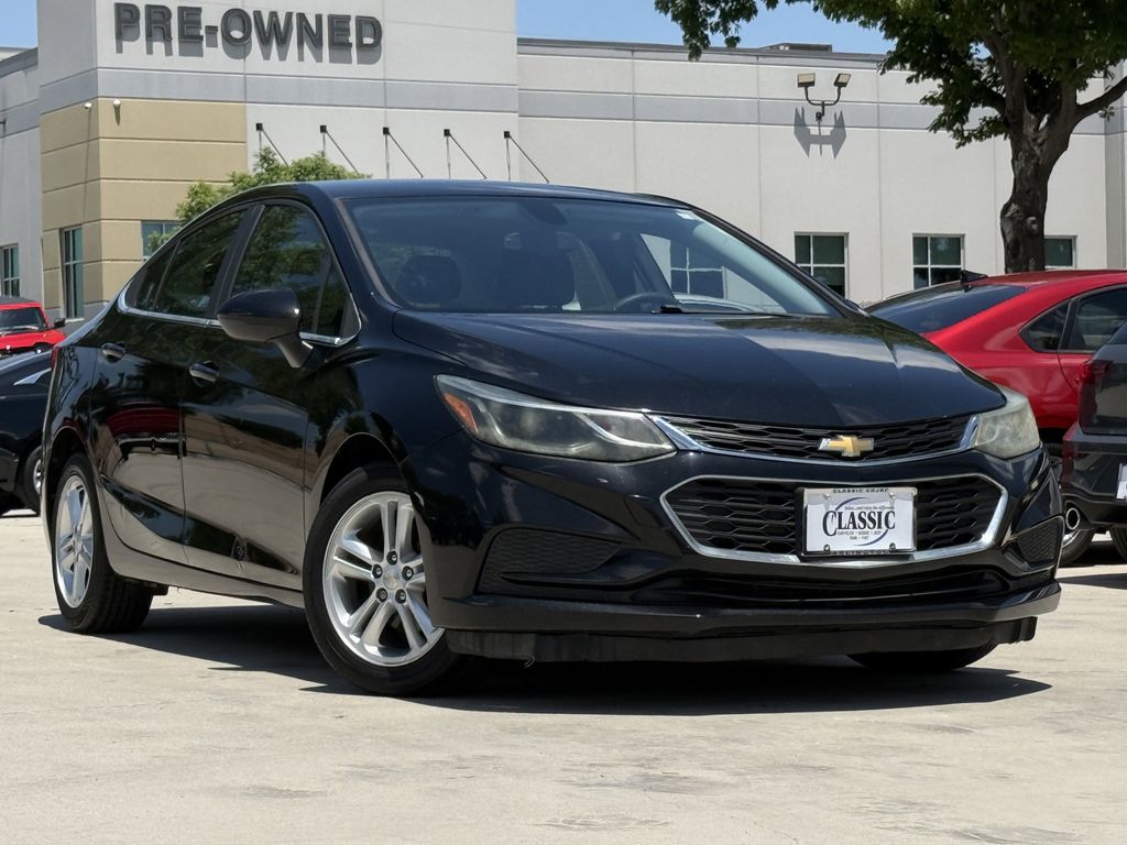 Used 2017 Chevrolet Cruze LT with VIN 1G1BE5SM9H7108863 for sale in Arlington, TX