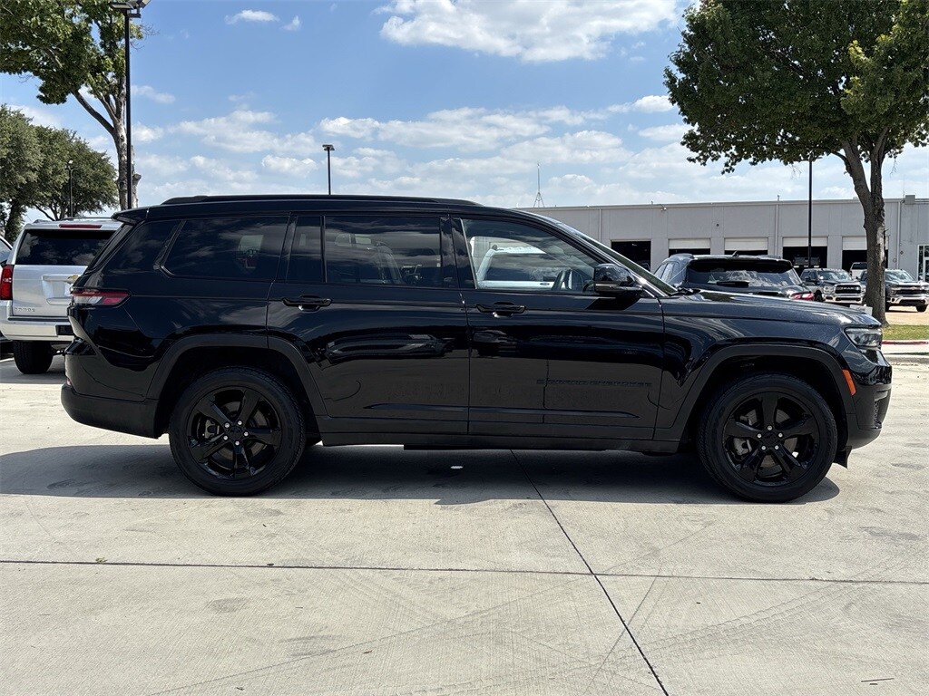 2021 Jeep Grand Cherokee Altitude photo 2