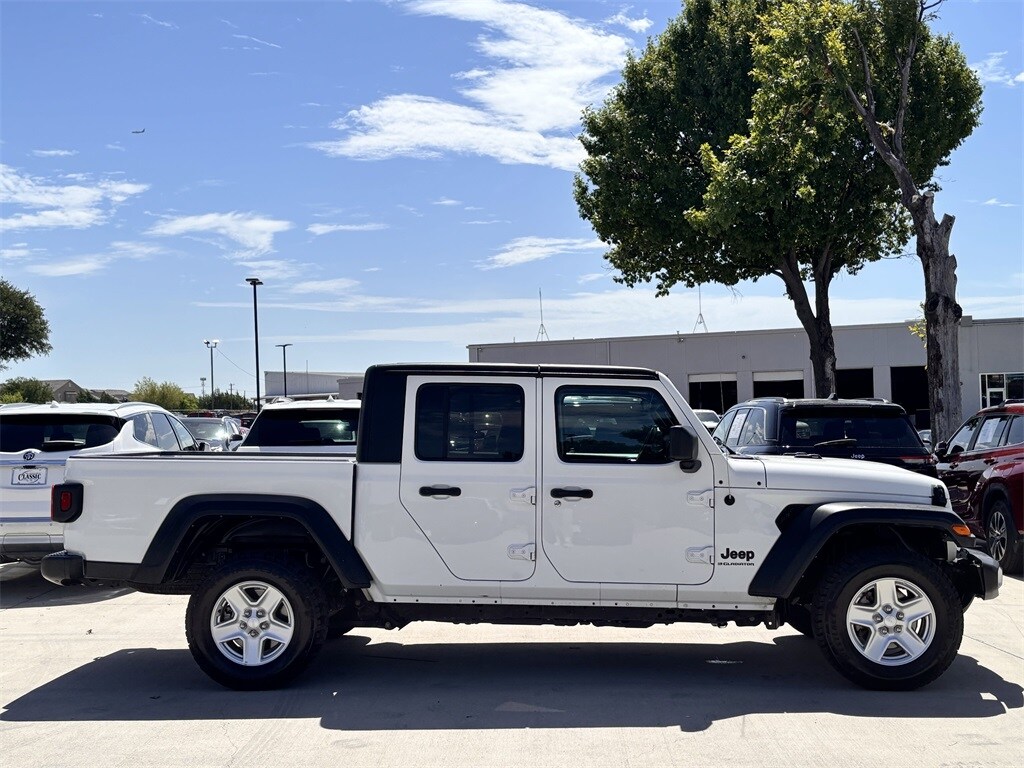 2023 Jeep Gladiator Sport photo 3